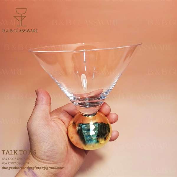Ly Martini Đế Trái Cầu Vàng 2
