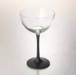 Ly Coupe Tròn Chân Đen Black Frost S84MN23H160