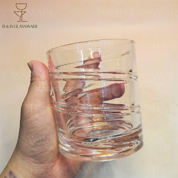 Ly Rock Xoay Gi - ảnh 2
